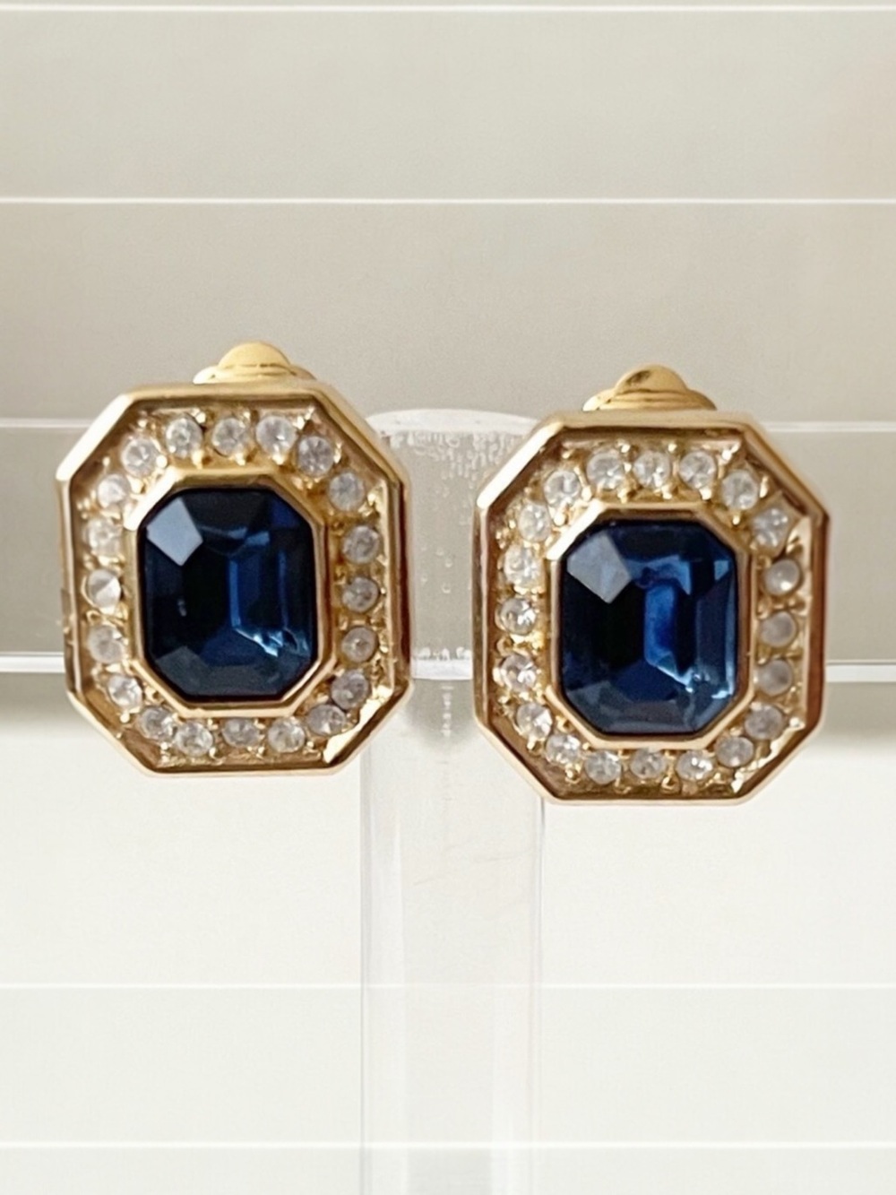 CHRISTIAN DIOR Woman vintage clip earrings blue stone